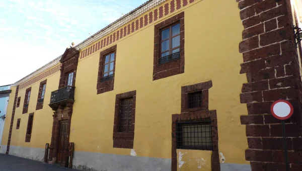 Casa De Los Capitanes