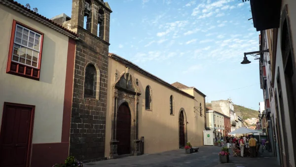 Iglesia Y Hospital De Dolores ( Biblioteca Adrián Alemán)