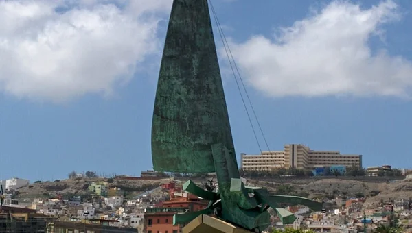 Monumento a la Vela Latina