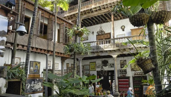 La Casa de Los Balcones