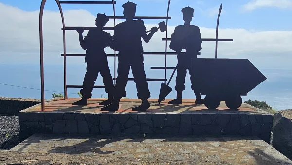 Monumento a Los Cabuqueros