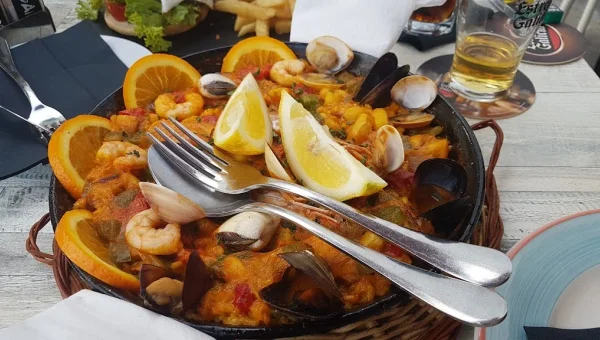 Malecón Restaurante & Copas