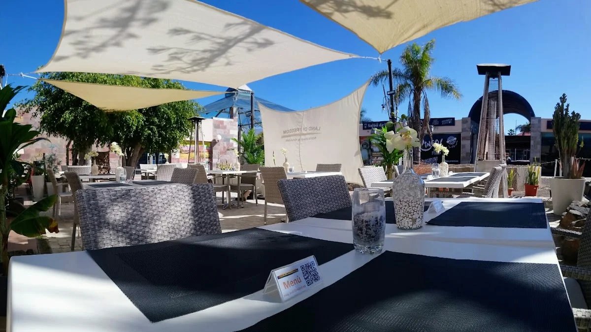 Land of Freedom restaurante y tapas bar