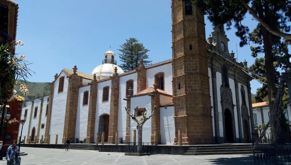 Basílica de Nuestra Señora del Pino