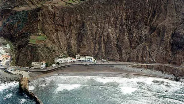Roque de las Bodegas Beach