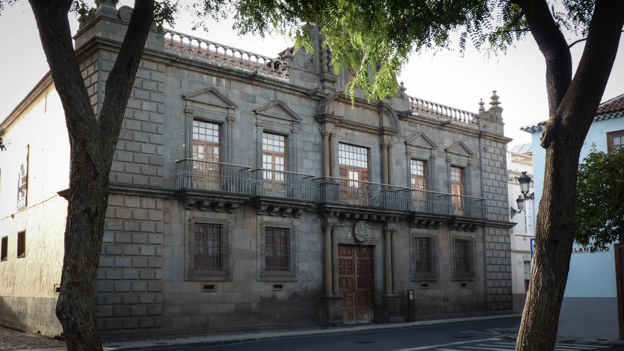 Palacio De Nava Y Grimón